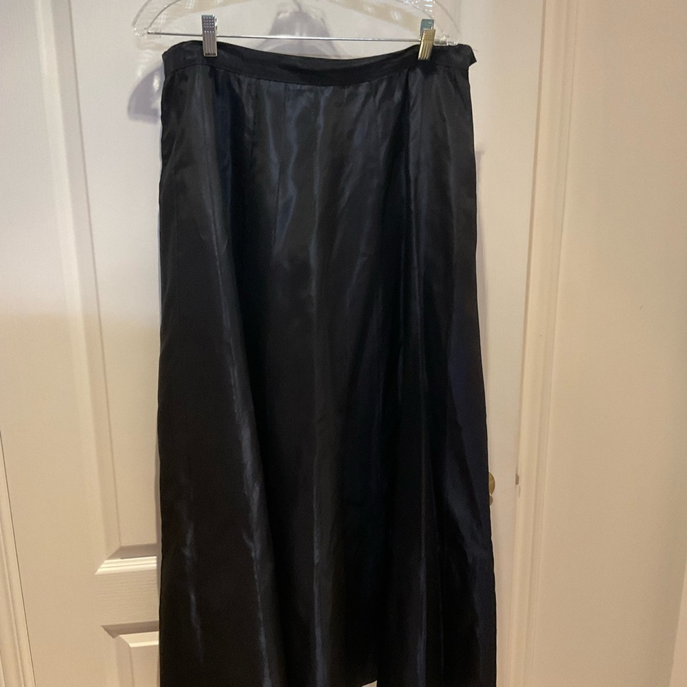 Navy floor length skirt in 100% Acetete